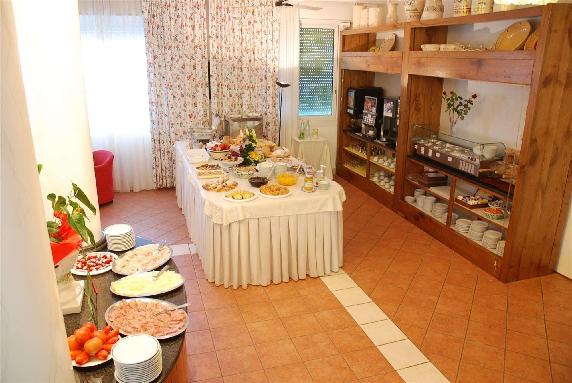 Holiday Center Valdor Cavallino-Treporti Bagian luar foto